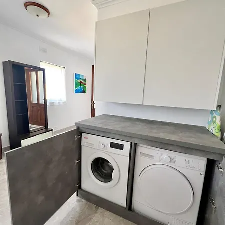 아파트 Skyline Gozo Penthouse With Jacuzzi 자프라