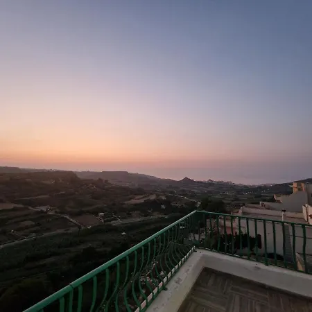 Lägenhet Skyline Gozo Penthouse With Jacuzzi Xagħra