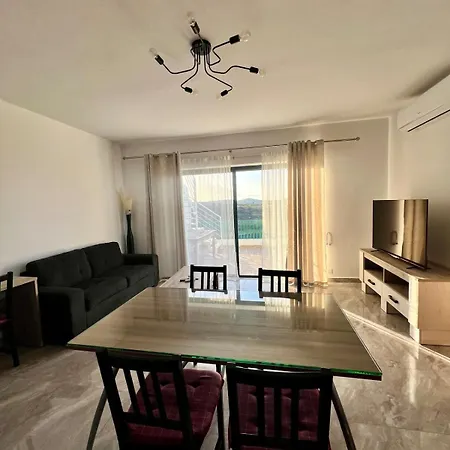 شقة Skyline Gozo Penthouse With Jacuzzi