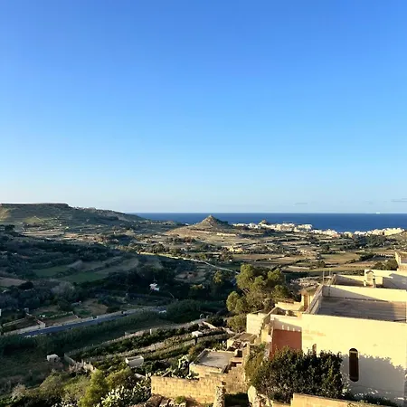 Skyline Gozo Penthouse With Jacuzzi *