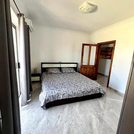아파트 Skyline Gozo Penthouse With Jacuzzi 자프라