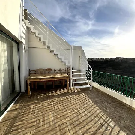 아파트 Skyline Gozo Penthouse With Jacuzzi