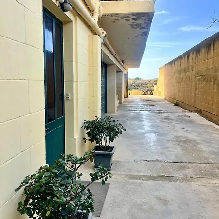 Skyline Gozo Penthouse With Jacuzzi *