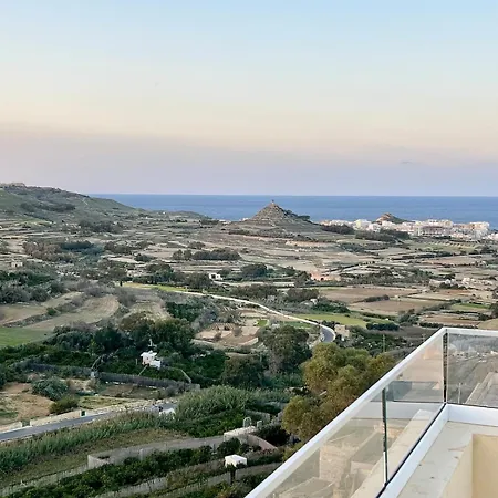 Lejlighed Skyline Gozo Penthouse With Jacuzzi *