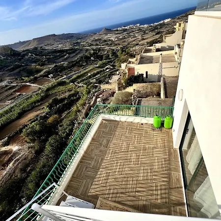 Skyline Gozo Penthouse With Jacuzzi *