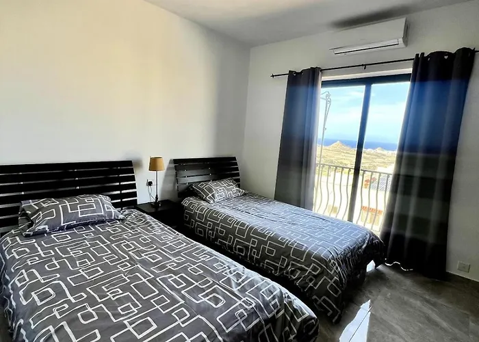 Skyline Gozo Penthouse With Jacuzzi Xagħra