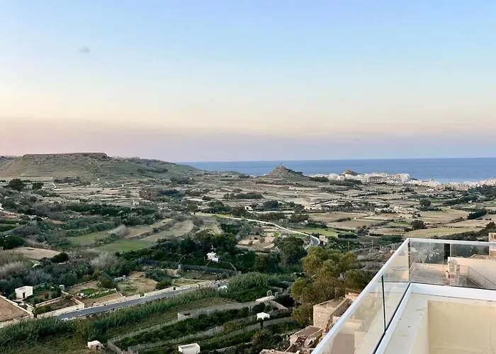 Skyline Gozo Penthouse With Jacuzzi Appartamento