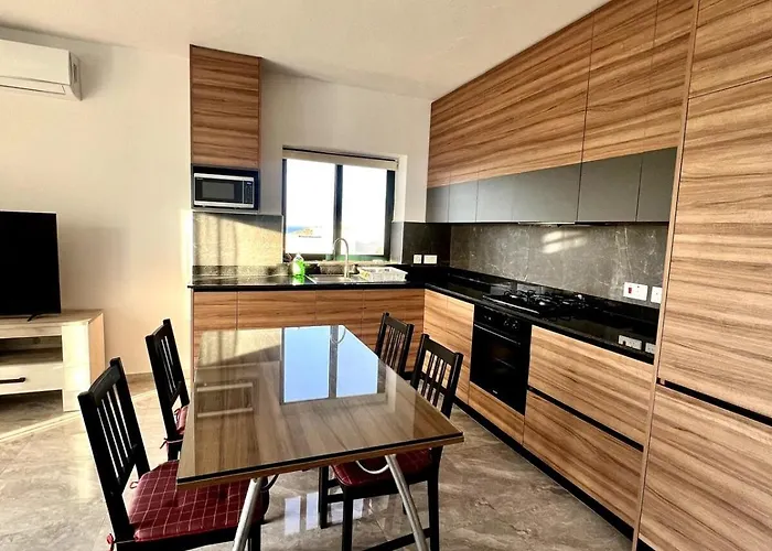 Skyline Gozo Penthouse With Jacuzzi Appartamento *