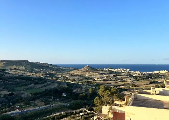 Skyline Gozo Penthouse With Jacuzzi *