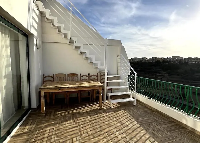 Appartamento Skyline Gozo Penthouse With Jacuzzi
