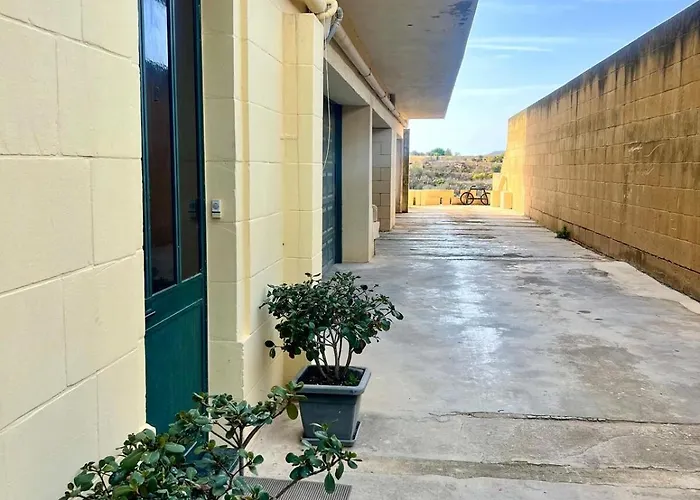 Skyline Gozo Penthouse With Jacuzzi *