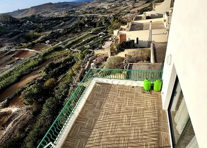 Skyline Gozo Penthouse With Jacuzzi *